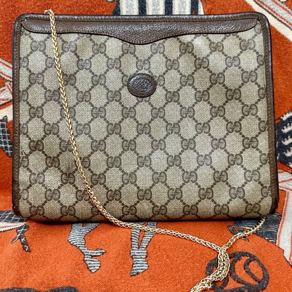 GUCCI ❤️🌟 GG MONOGRAM CLUTCH ⭐️ - Picture 1 of 12